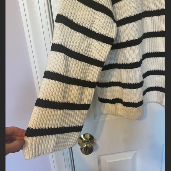 H&M Striped Sweater Size Small - Picture 2 of 4